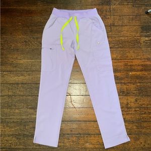 Figs yola skinny scrub pant in lavender dew